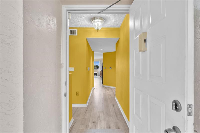 Image 5 of 66 For 9587 Weldon Cir  B211