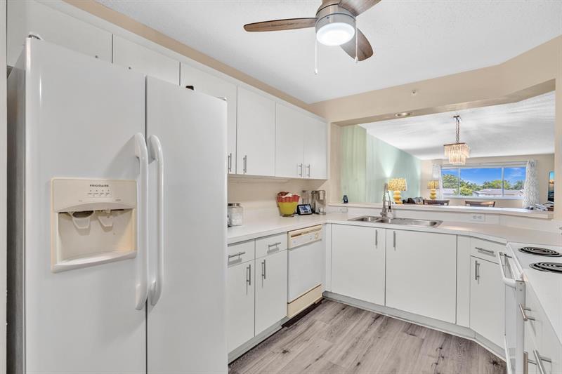 Image 8 of 66 For 9587 Weldon Cir  B211