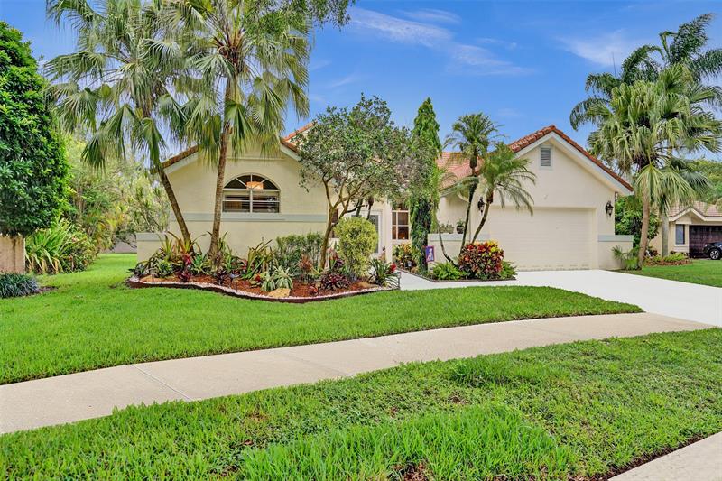 Details for 1990 Lakeshore Dr, Weston, FL 33326