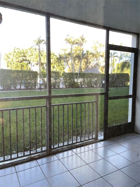 Image 11 of 15 For 16051 Blatt Blvd  103
