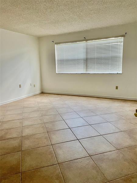 Image 5 of 15 For 16051 Blatt Blvd  103