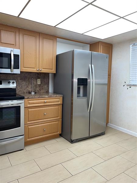 Image 8 of 15 For 16051 Blatt Blvd  103