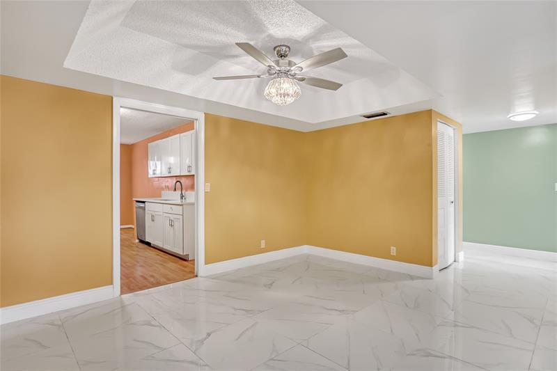 Image 15 of 28 For 6850 10th Ave  101