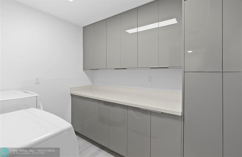 Image 17 of 18 For 6085 Sabal Palm Blvd  109