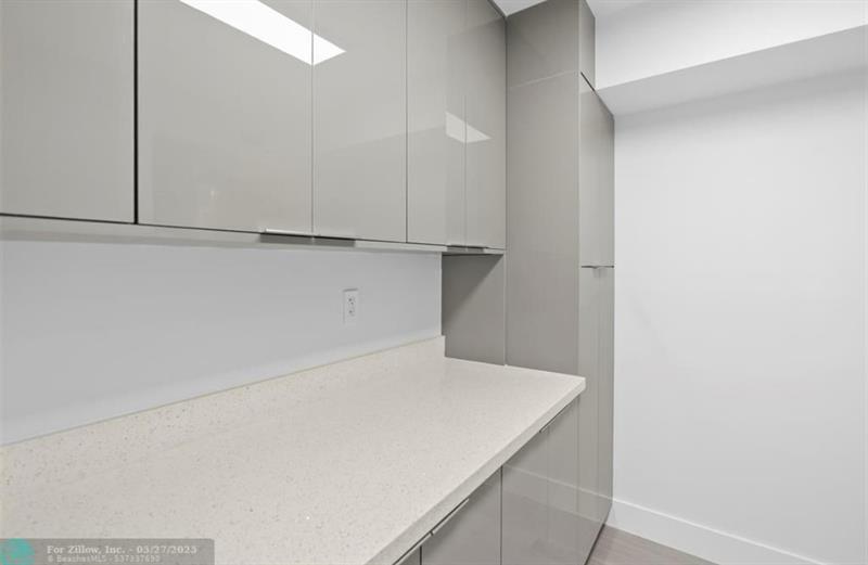 Image 18 of 18 For 6085 Sabal Palm Blvd  109