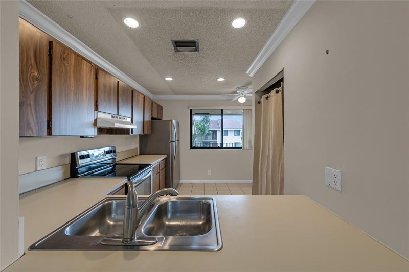 Image 24 of 41 For 120 7th St  5