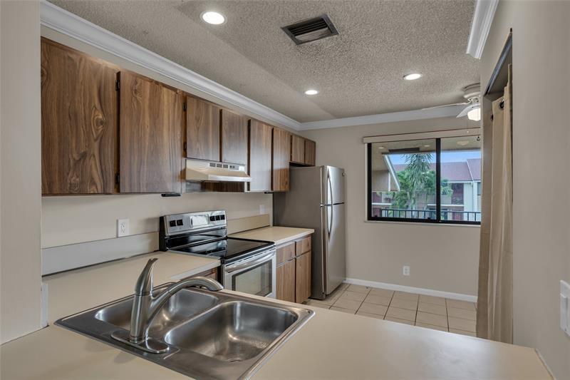 Image 4 of 41 For 120 7th St  5