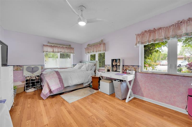 Image 31 of 93 For 3209 Norfolk St