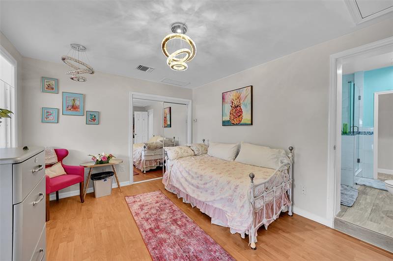 Image 36 of 93 For 3209 Norfolk St