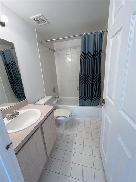 Image 8 of 15 For 725 148th Ave  503