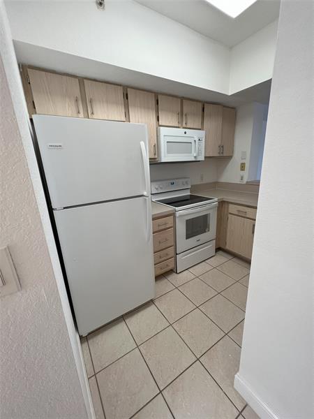 Image 9 of 15 For 725 148th Ave  503
