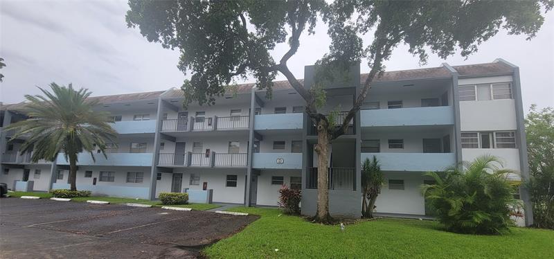 Image 4 of 13 For 8321 Sands Point Blvd  209