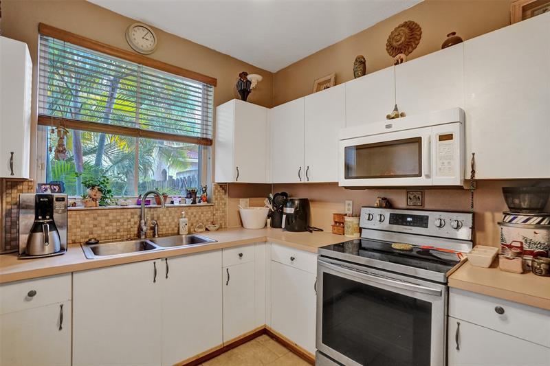 Image 14 of 45 For 219 Riverwalk Cir  219