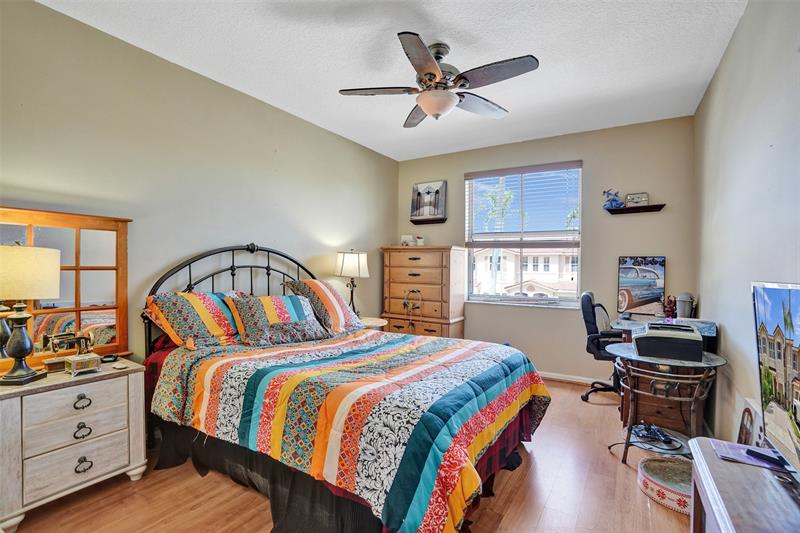 Image 20 of 45 For 219 Riverwalk Cir  219