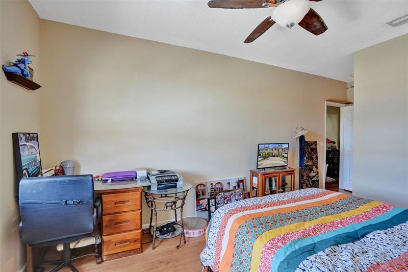 Image 24 of 45 For 219 Riverwalk Cir  219