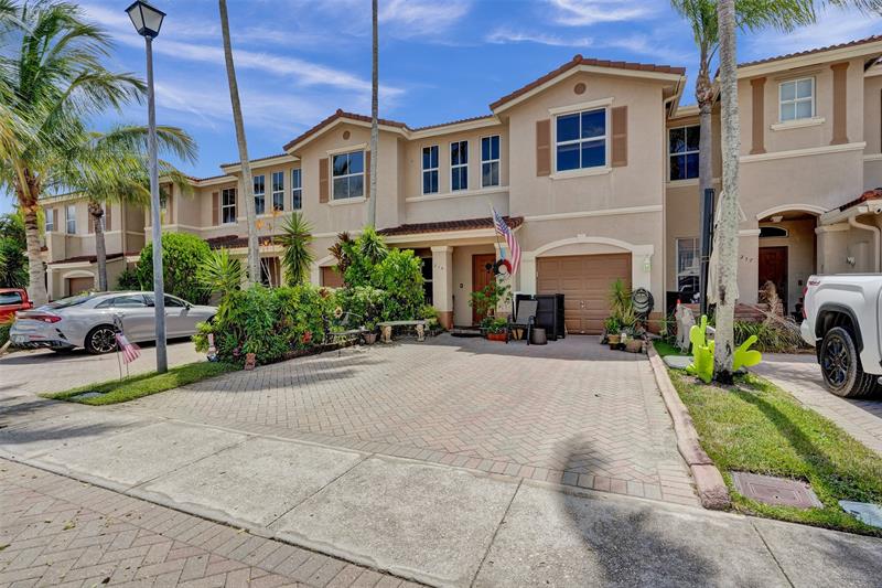Image 3 of 45 For 219 Riverwalk Cir  219