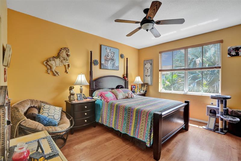 Image 30 of 45 For 219 Riverwalk Cir  219