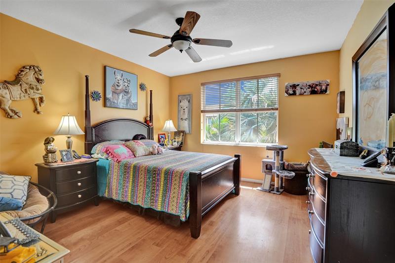 Image 31 of 45 For 219 Riverwalk Cir  219