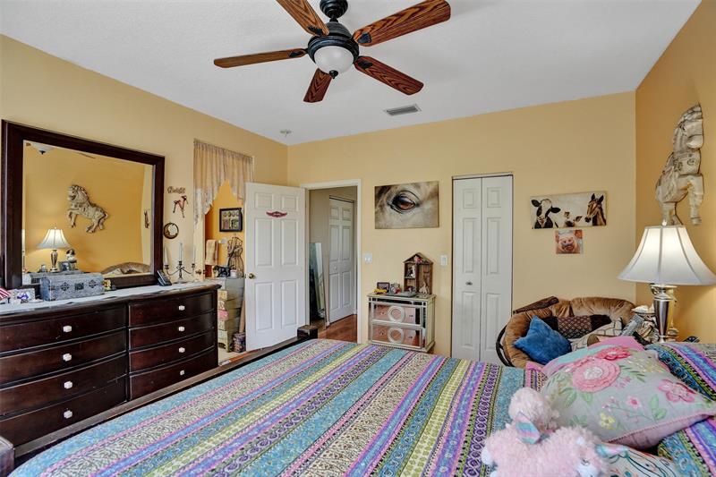 Image 33 of 45 For 219 Riverwalk Cir  219