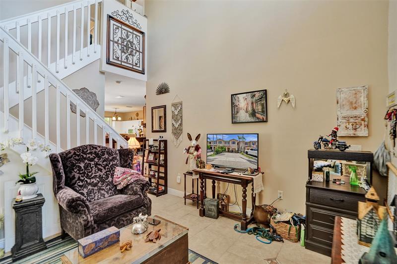 Image 7 of 45 For 219 Riverwalk Cir  219