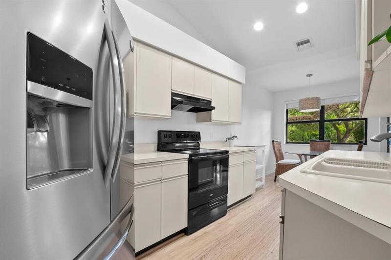 Image 10 of 62 For 3315 Water Oak Dr  1302