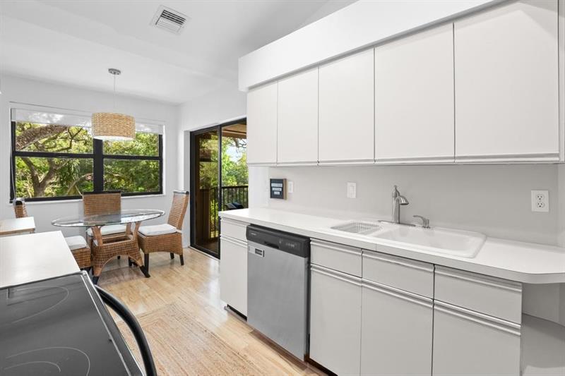 Image 13 of 62 For 3315 Water Oak Dr  1302