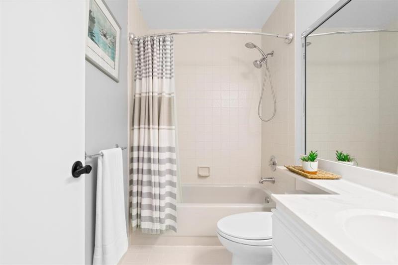 Image 27 of 62 For 3315 Water Oak Dr  1302