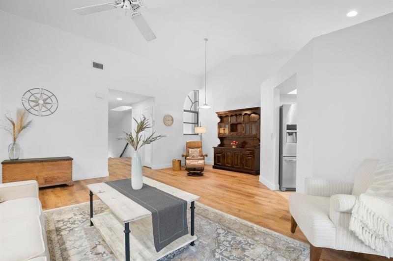 Image 3 of 62 For 3315 Water Oak Dr  1302