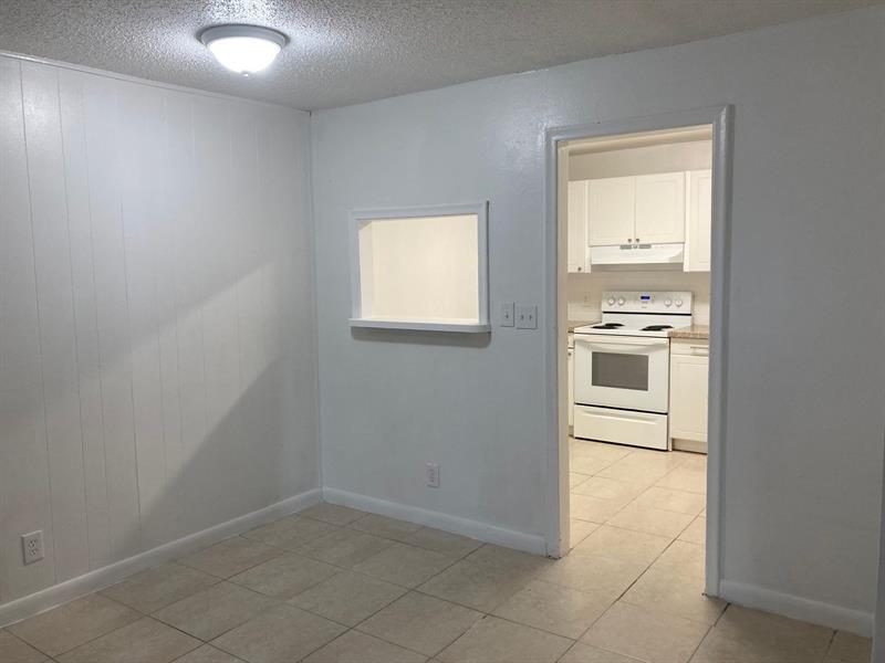 Image 6 of 9 For 3600 Riverside Dr  B