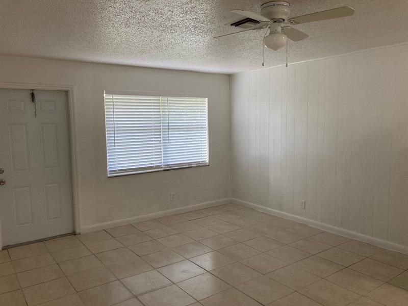 Image 9 of 9 For 3600 Riverside Dr  B