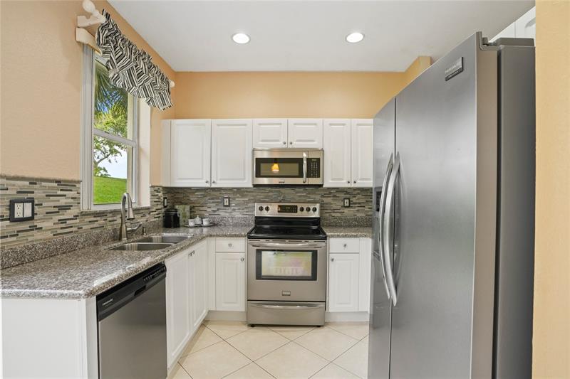 Image 17 of 42 For 11624 47th Ct
