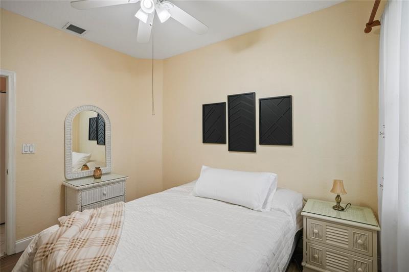 Image 21 of 42 For 11624 47th Ct