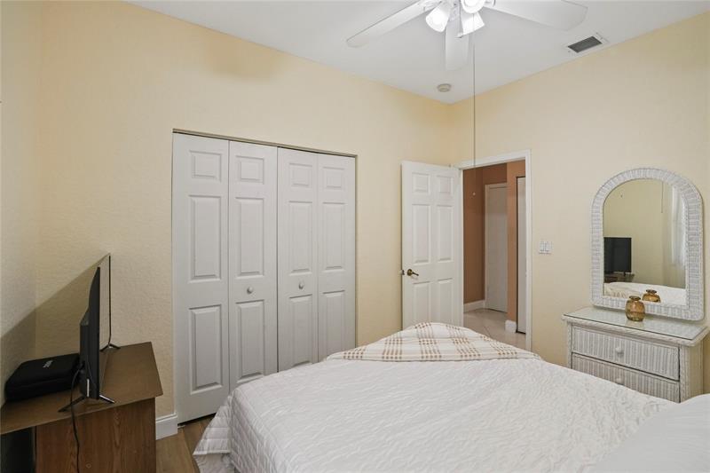 Image 22 of 42 For 11624 47th Ct