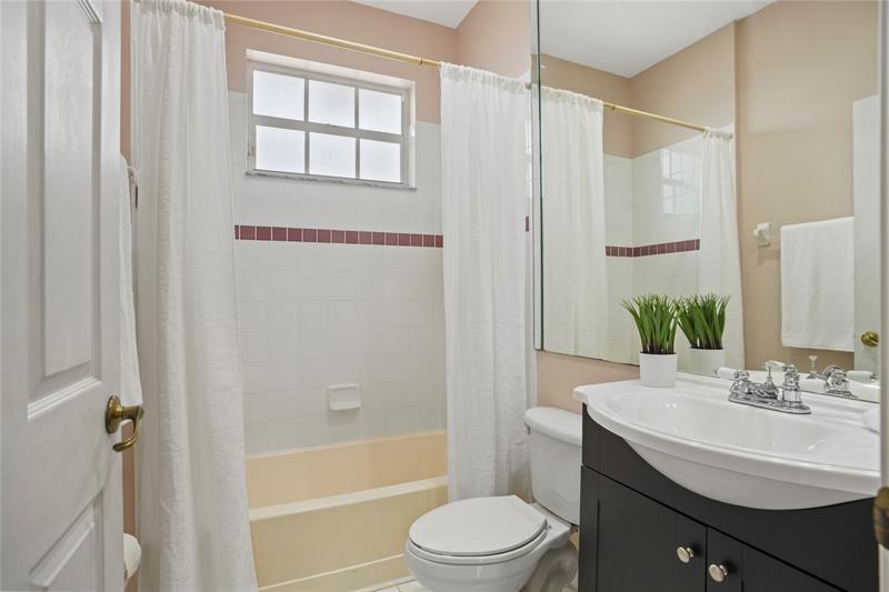 Image 29 of 42 For 11624 47th Ct