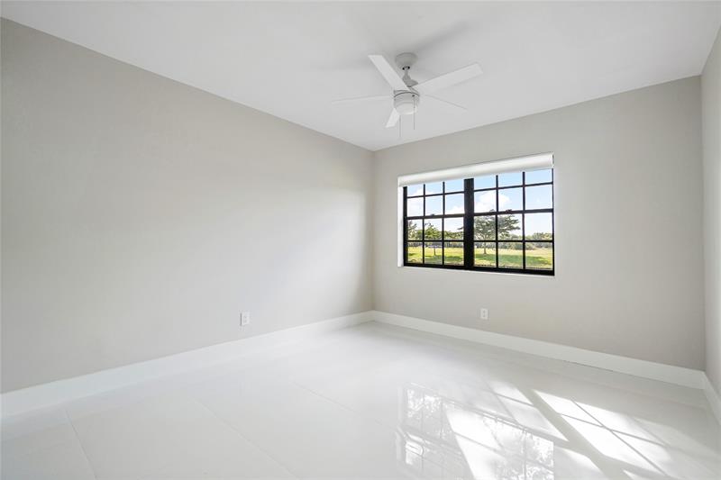 Image 16 of 34 For 5794 Parkwalk Cir