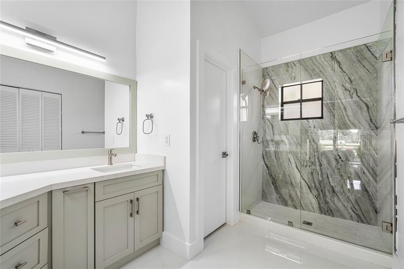 Image 21 of 34 For 5794 Parkwalk Cir