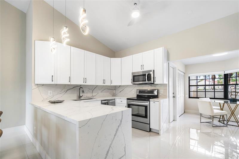 Image 9 of 34 For 5794 Parkwalk Cir