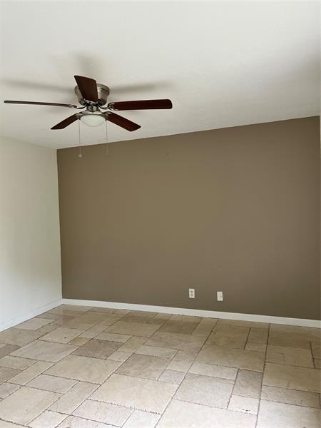Image 10 of 33 For 4035 Mcnab Rd  F303