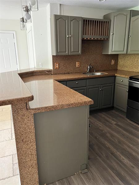 Image 3 of 33 For 4035 Mcnab Rd  F303