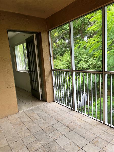 Image 32 of 33 For 4035 Mcnab Rd  F303