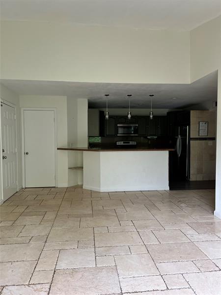 Image 6 of 33 For 4035 Mcnab Rd  F303