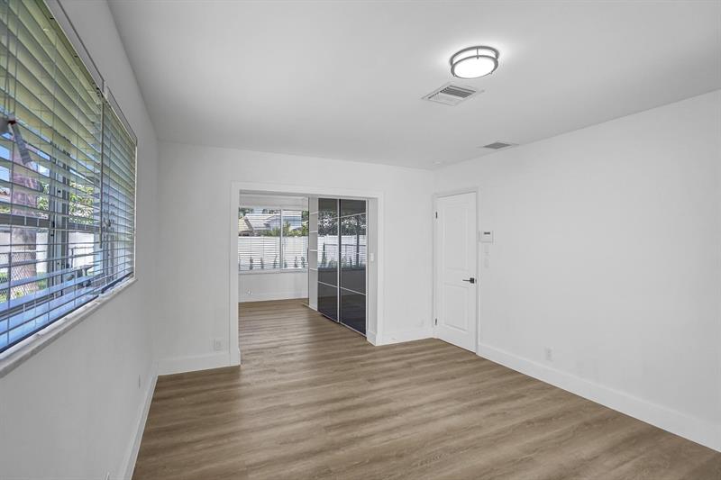 Image 19 of 46 For 4751 29th Ave