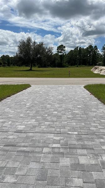 Image 4 of 14 For 879 Sunrise Blvd