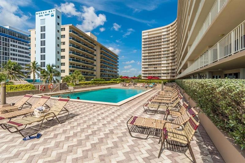 Image 27 of 28 For 4100 Galt Ocean Dr  910