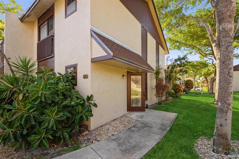 Image 10 of 42 For 829 47th St  