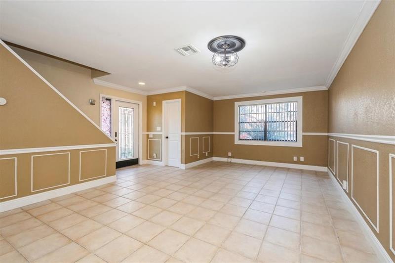 Image 12 of 42 For 829 47th St  