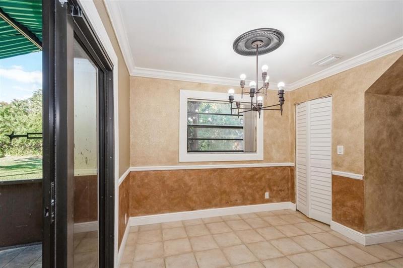 Image 17 of 42 For 829 47th St  