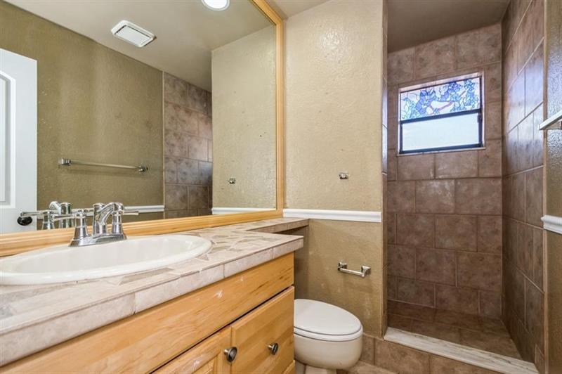 Image 22 of 42 For 829 47th St  