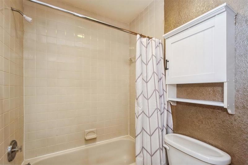 Image 31 of 42 For 829 47th St  