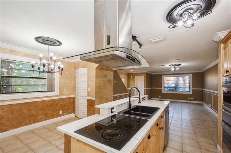 Image 7 of 42 For 829 47th St  